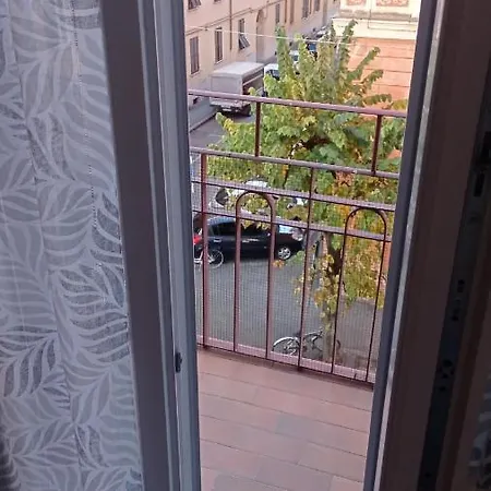 ゲストハウス Lamarmora ラ・スペツィア